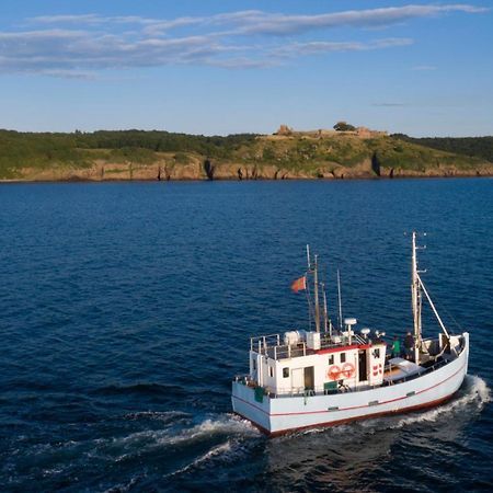 Varra Water - Unique Boat Accomodation - Bornholm - Fjaelstavn Neksø Esterno foto