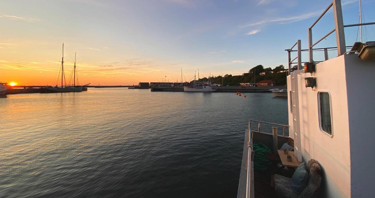 Varra Water - Unique Boat Accomodation - Bornholm - Fjaelstavn Neksø Esterno foto