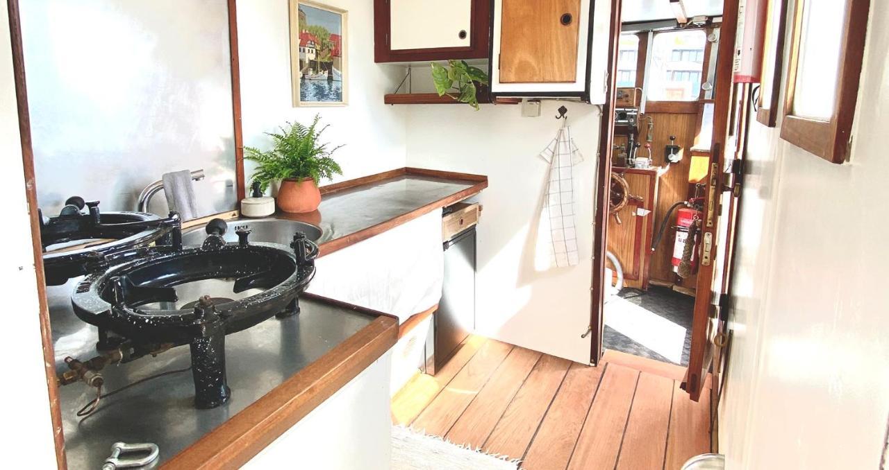 Varra Water - Unique Boat Accomodation - Bornholm - Fjaelstavn Neksø Esterno foto